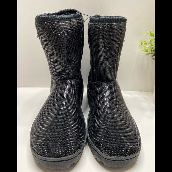 NEW Sasha Taylor Women’s Slip On Rhinestone Faux Fur Boots Black 7, 8 - Picture 2 of 9